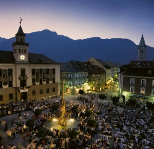 Bad_Reichenhaller_Stadtfest_bei_Nacht (300x290)